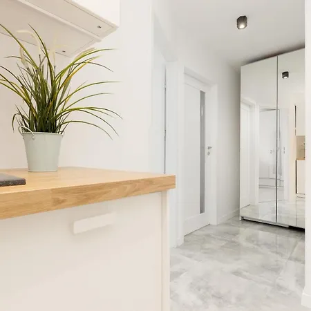 Centre Saski Garden By Renters Apartmán